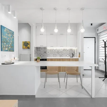 Pendente, Nilie Hospitality Mgmt Apartment *