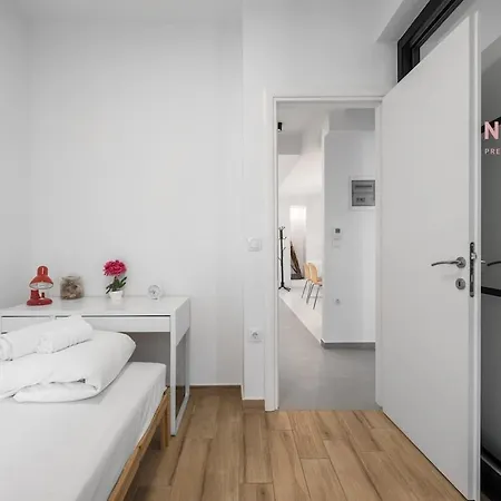 Pendente, Nilie Hospitality Mgmt Lägenhet