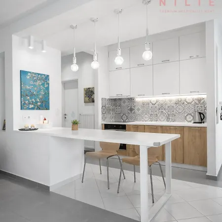 Pendente, Nilie Hospitality Mgmt Apartment